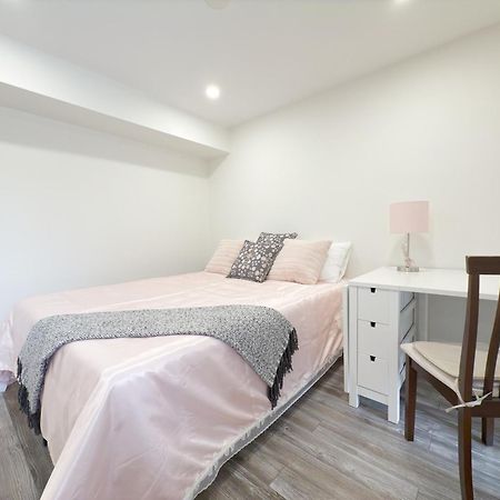 Cozy Room With Private Bath Near Don Mills Subway Toronto Eksteriør billede